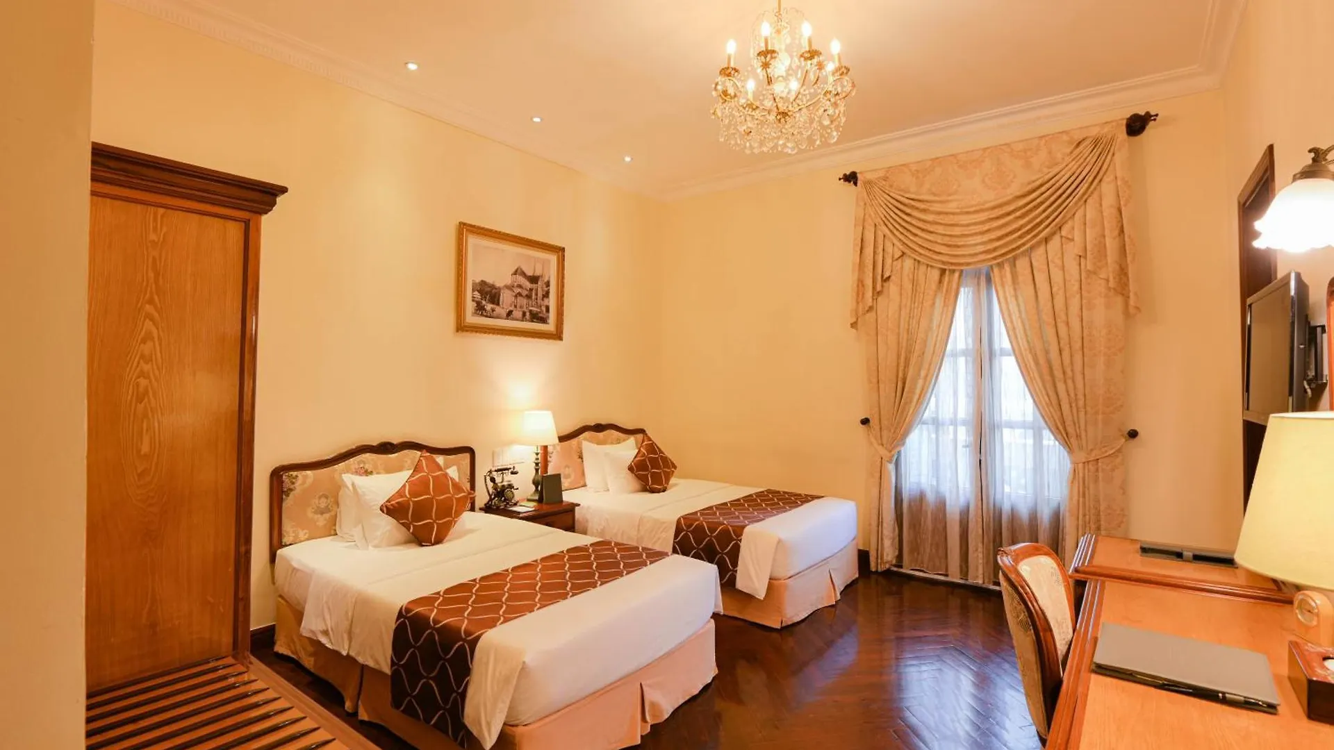 Hotel Grand Saigon Ho Chi Minh 5*,  Wietnam
