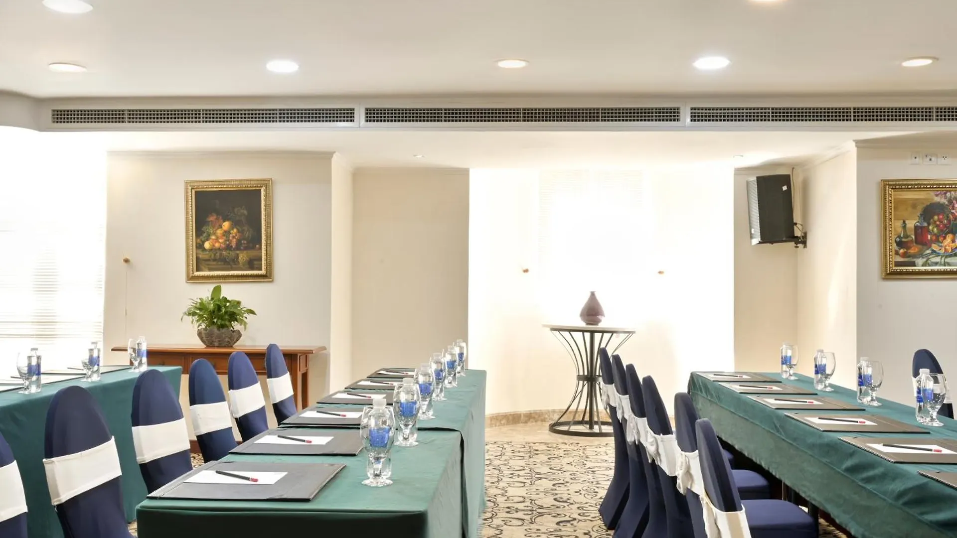 Hotel Grand Saigon Ho Chi Minh 5*,